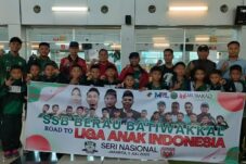 Pelepasan anak-anak binaan SSB Berau Batiwakkal di Bandara Kalimarau, Rinding, Kecamatan Teluk Bayur, Minggu (29/6/2025).