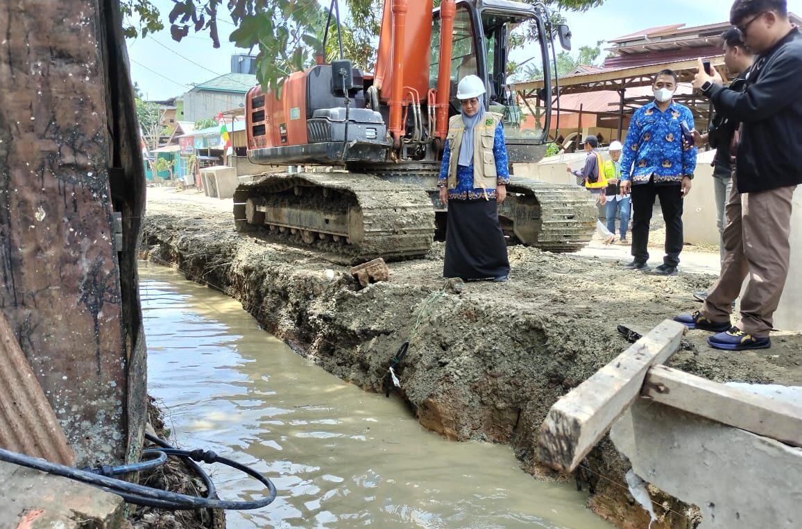 Revitalisasi gorong-gorong dalam kota yang dilakukan DPUPR Berau beberapa waktu lalu.