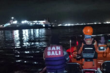 Proses evakuasi KMP Tunu Pratama Jaya