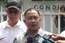 Komisioner Kompolnas M Choirul Anam cek TKP tewasnya diplomat Kemlu Arya Daru Pangayunan.