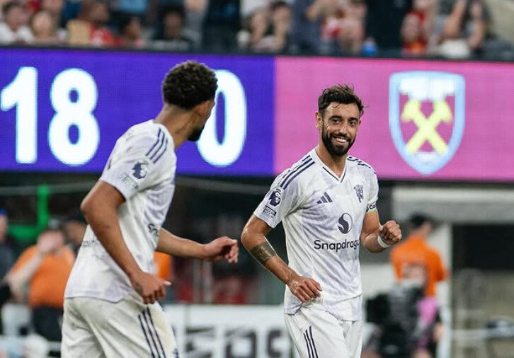 Bruno Fernandes di laga pramusim Manchester United