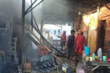 Pondok pembuatan batu bata di Jalan Raja Alam, Tanjung Redeb terbakar
