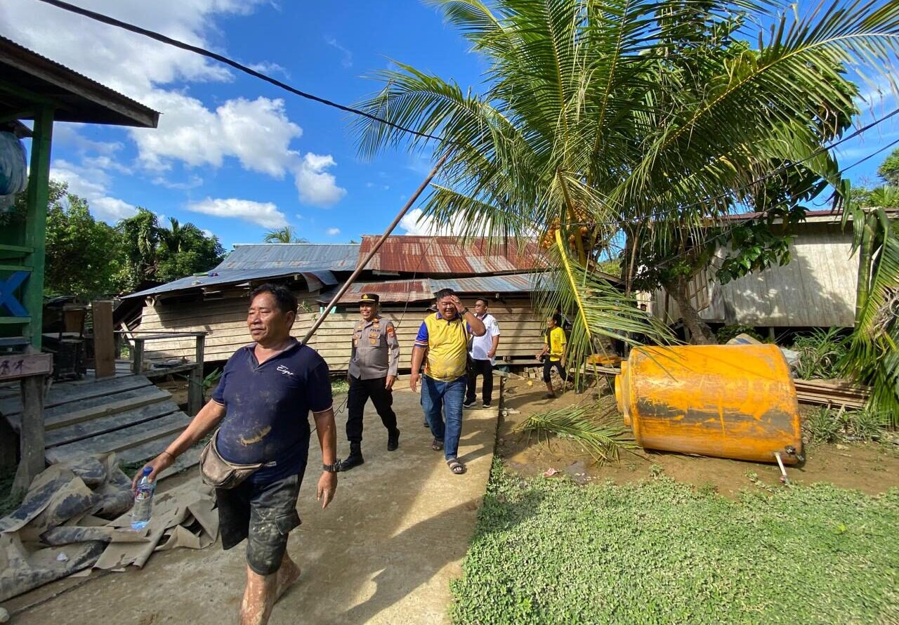 Kondisi Kampung Long Ayap, Kecamatan Segah, yang diterjang banjir, Mei 2025 lalu. (Sulaiman/BT)