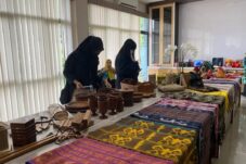 Pelaku usaha di Kabupaten Berau akan mendapat tempat promosi produk lokal di UMKM center yang rencananya mulai dibangun tahun ini.