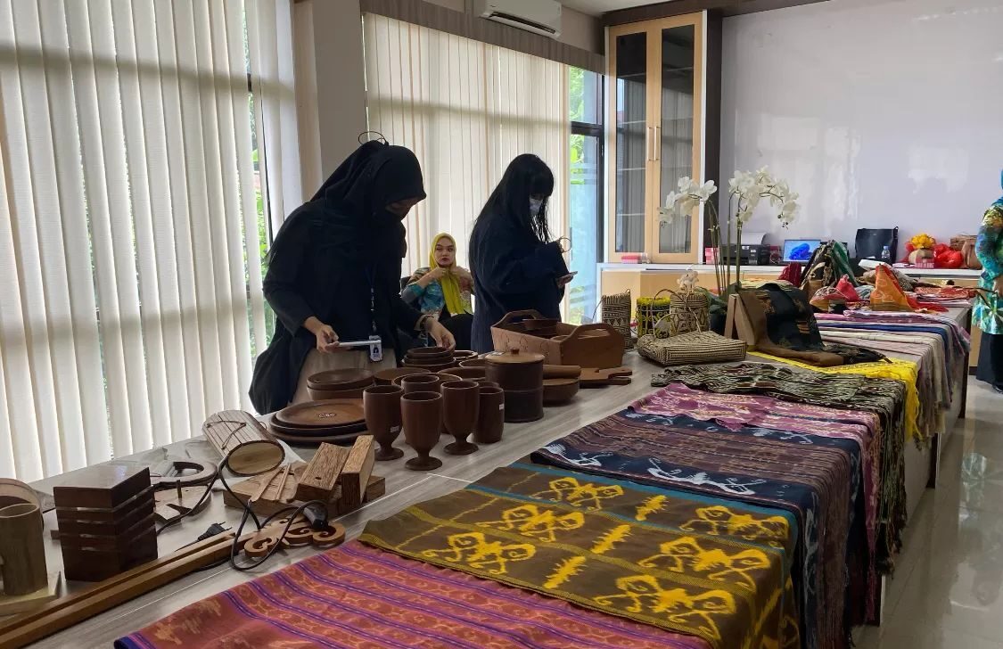 Pelaku usaha di Kabupaten Berau akan mendapat tempat promosi produk lokal di UMKM center yang rencananya mulai dibangun tahun ini.