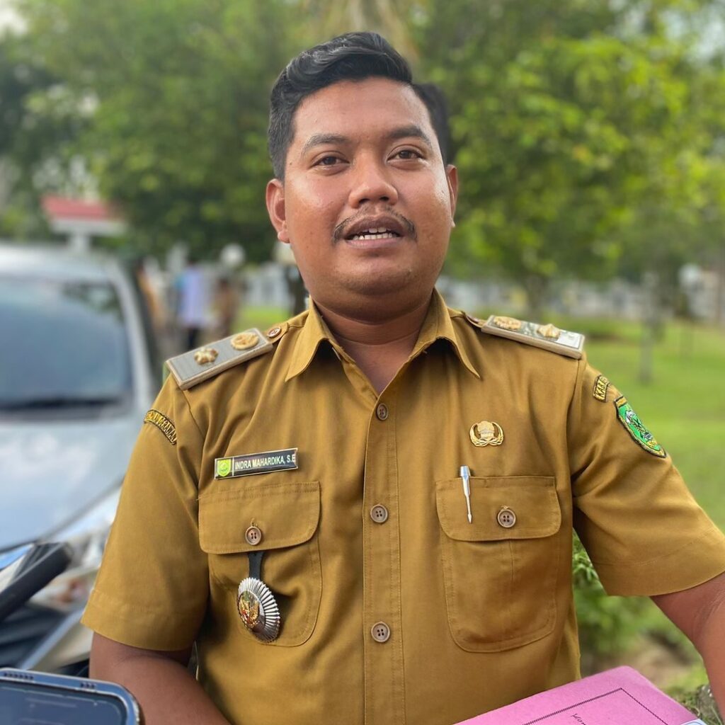 Kepala Kampung Pulau Derawan, Indra Mahardika.