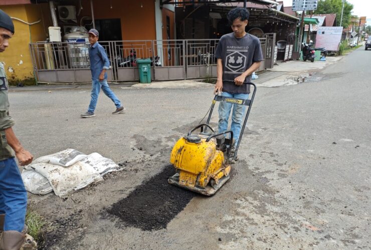 Gerak Cepat Tim TRC Perbaiki Jalan Rusak, DPUPR Berau: Masyarakat Bisa Langsung Lapor