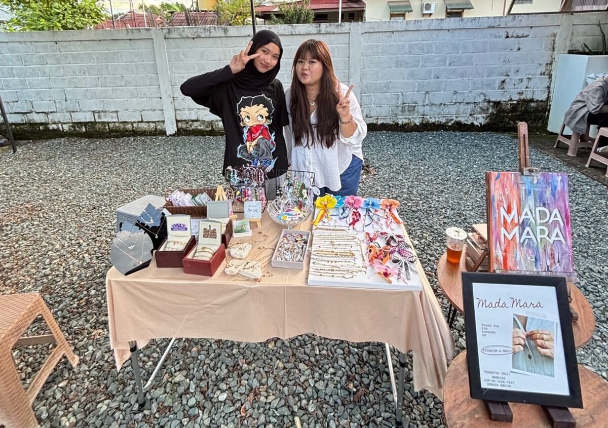 Renata Andini Pangesti dan Amnil Izza dengan brand Madamara saat mengikuti bazar beberapa waktu lalu.