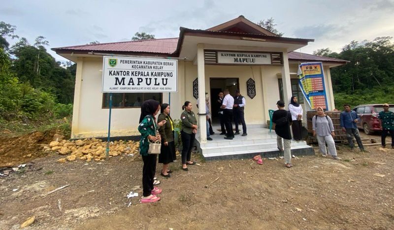 Kampung Mapulu, Kecamatan Kelay, sebelumnya berhasil naik status dari tertinggal menjadi berkembang.