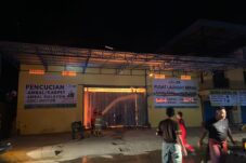 Kebakaran landa bangunan Pusat Laundry di Jalan Gunung Panjang, Tanjung Redeb, Berau,