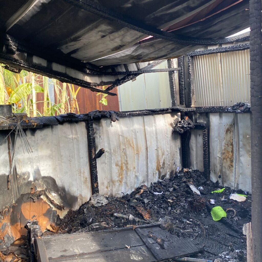 Kebakaran hanguskan bangunan semi permanen berdinding seng