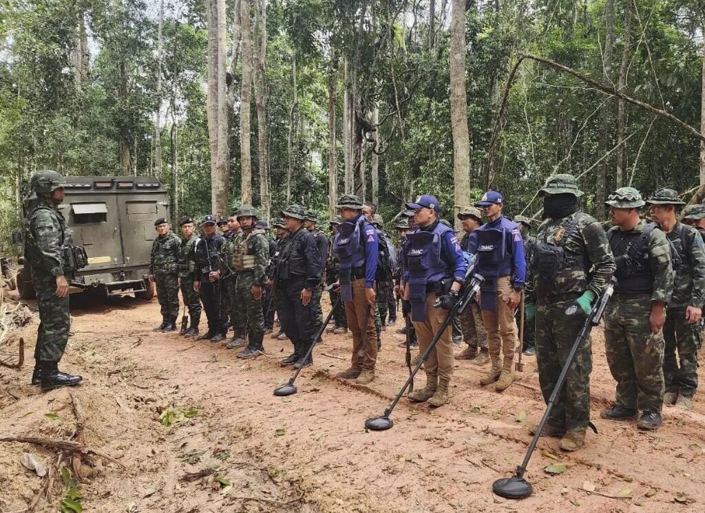 Royal Thai Army bersiaga dalam perang Thailand - Kamboja