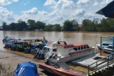 Speedboat di Dermaga Wisata Sanggam, Tanjung Redeb