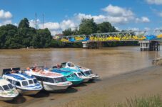 Speedboat di Dermaga Wisata Sanggam, Tanjung Redeb