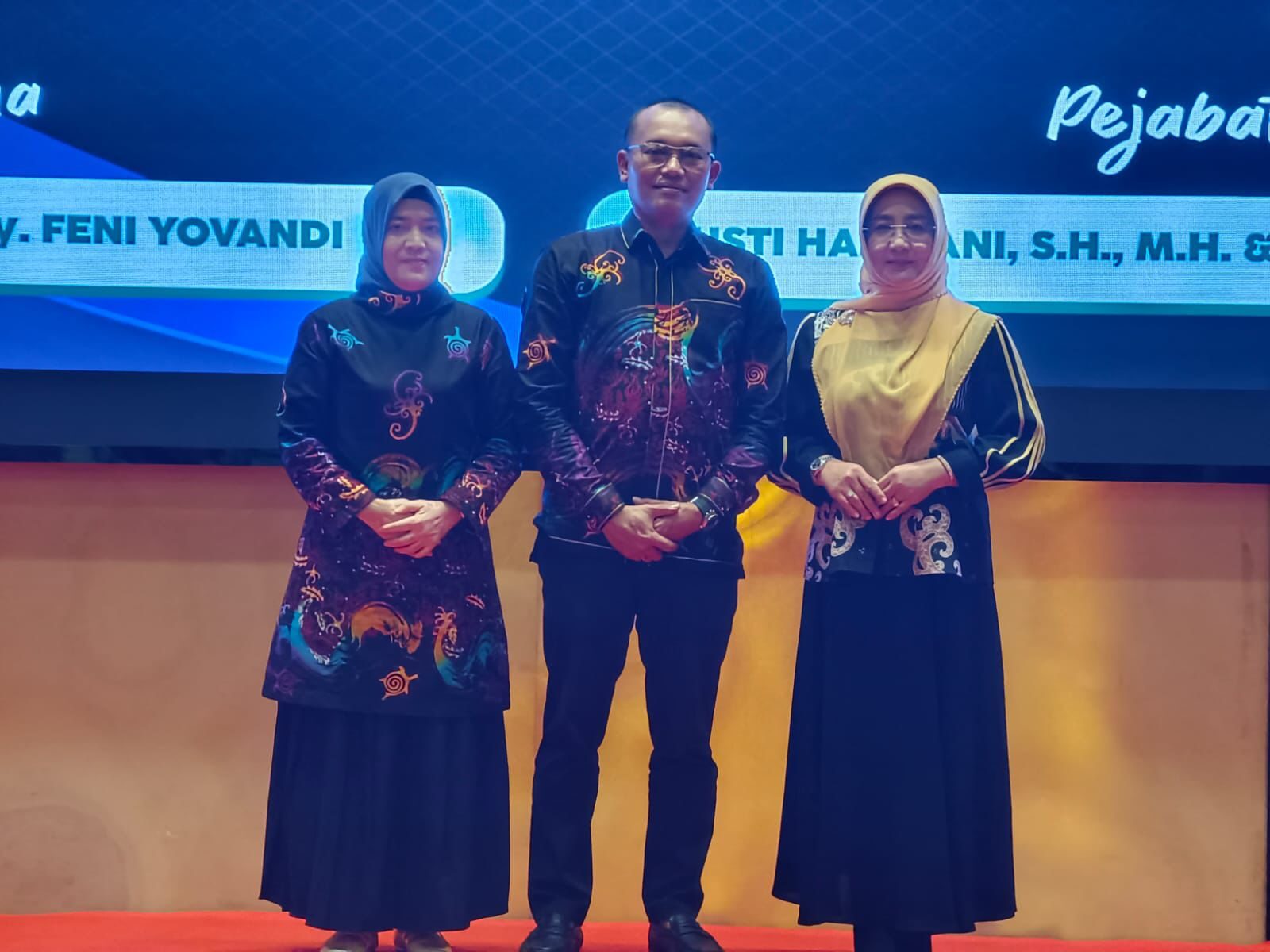 Bupati Berau Sri Juniarsih bersama Yovandi Yazid dan Feni Yofandi saat pisah sambut Kepala Kejaksaan Negeri Berau, Selasa (29/7/2025). (Sulaiman/BT)