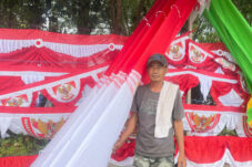 Pedagang Bendara Merah Putih Musiman,