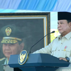 Presiden Prabowo hadiri upacara gelar pasukan operasional dan upacara kehormatan militer