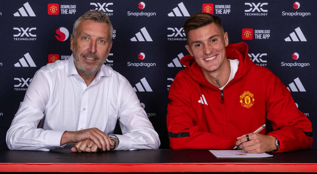 Benjamin Sesko resmi jadi pemain Manchester United