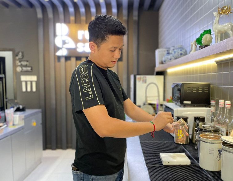 Pemilik kafe Ruang Sapta, Grimaldi Anugrah