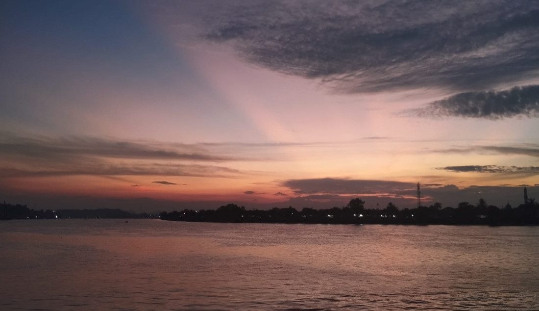 Nyore di Tepian Tanjung Redeb, Pilihan Nikmati Sunset di Pusat Kota