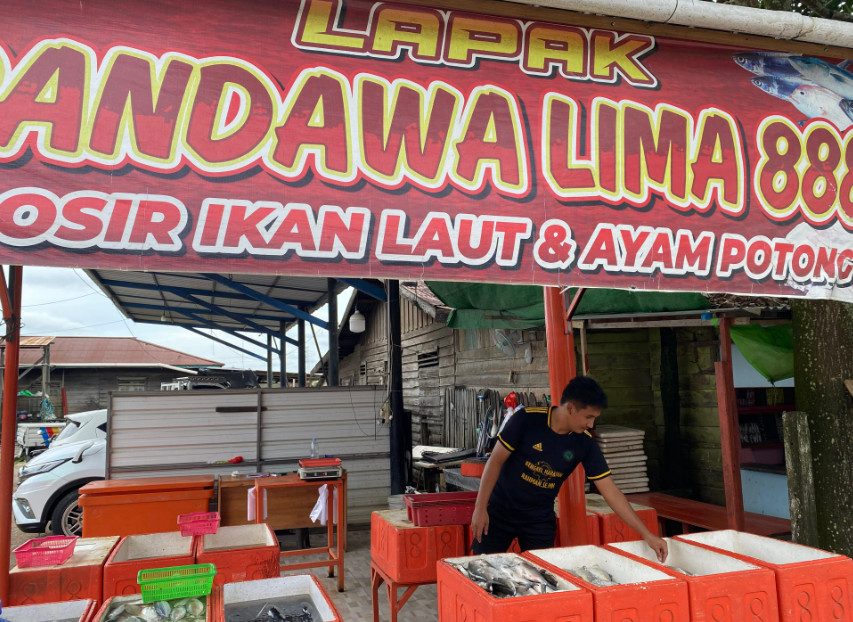 Warganet Berau Keluhkan Harga Ikan Mahal, Pedagang di Tanjung Redeb Singgung Bulan Terang