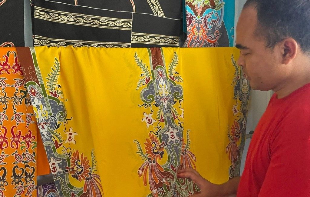 Cerita Mochammad Shodik kembangkan batik Mosho