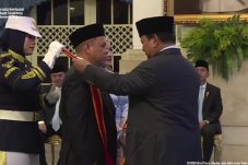 Haji Isam Dapat Bintang Mahaputera Utama dari Presiden Prabowo, Berjasa Luar Biasa Dorong Pertumbuhan Ekonomi