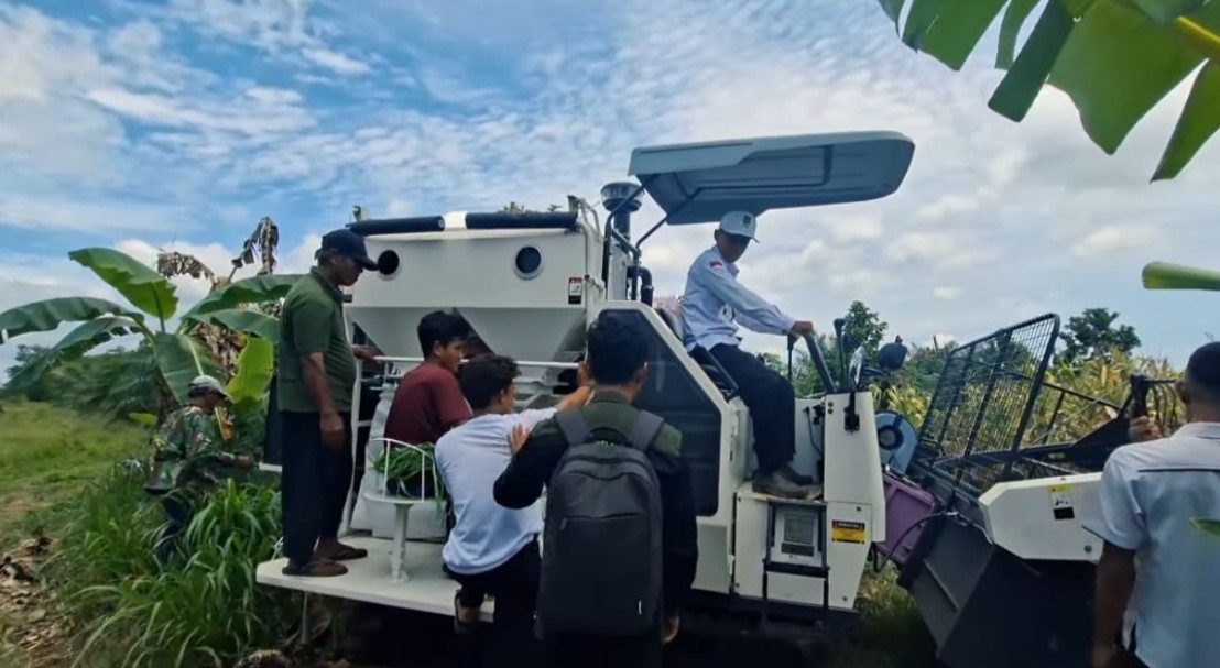 Kampung Sumber Mulya Terima Corn Combine Harvester, DTPHP Berau: Bikin Panen Jagung Lebih Efisien