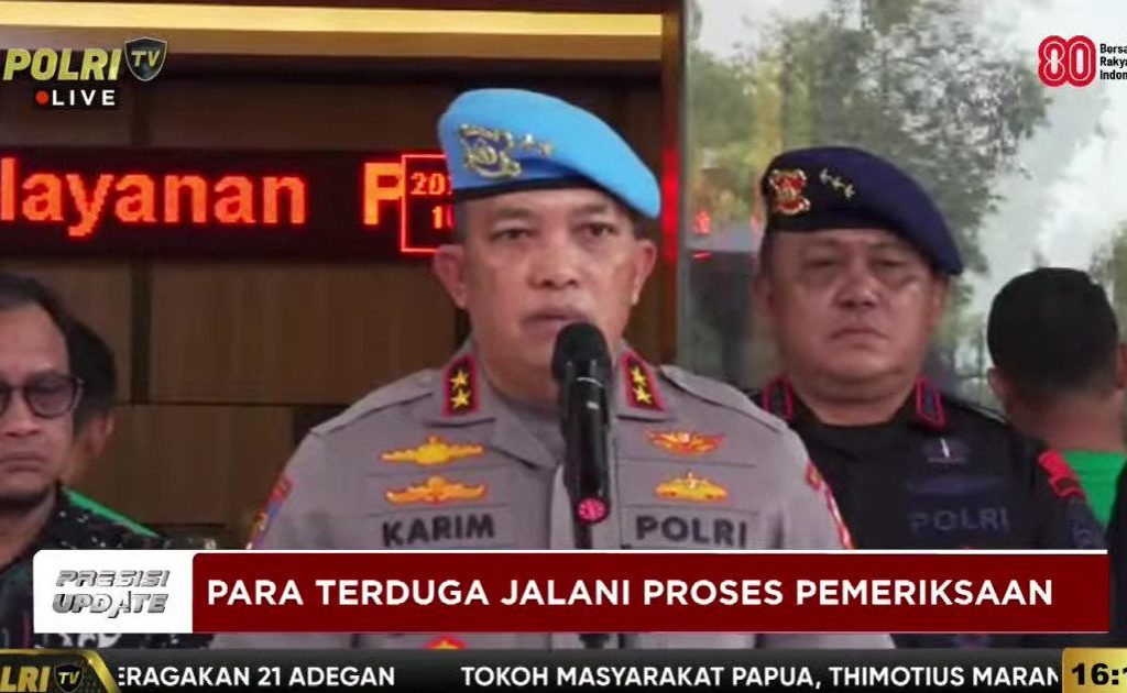 Konferensi pers Kadiv Propam Mabes Polri Irjen Abdul Karim