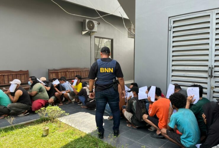 BNNP Gerebek Loket Narkoba di Samarinda, Amankan 94 Orang, Bandar Kabur ke Sungai