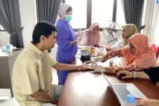 Pemeriksaan kesehatan gratis di Puskesmas Kampung Bugis, Jalan Mangga II, Tanjung Redeb. (Sulaiman/BT)