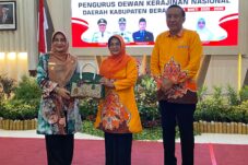 Pelantikan pengurus Dekranasda Berau periode 2025-2030 di Balai Mufakat, Jumat (8/8/2025). (Sulaiman/BT)