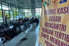 Suasana ruang tunggu administrasi pasien rawat jalan di RSUD dr Abdul Rivai, Jalan Pulau Panjang, Tanjung Redeb. (Sulaiman/BT)