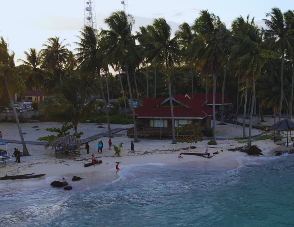Salah satu pantai di Pulau Derawan. (WWF Indonesia/Akhmad Alwi)