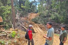 Tim Reskrim Polsek Gunung Tabur saat pengecekan lapangan.