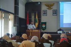 Sekretaris Kabupaten Berau, Muhammad Said, membuka pelatihan yang digelar DWP Berau, Rabu (20/8/2025). (Istimewa)