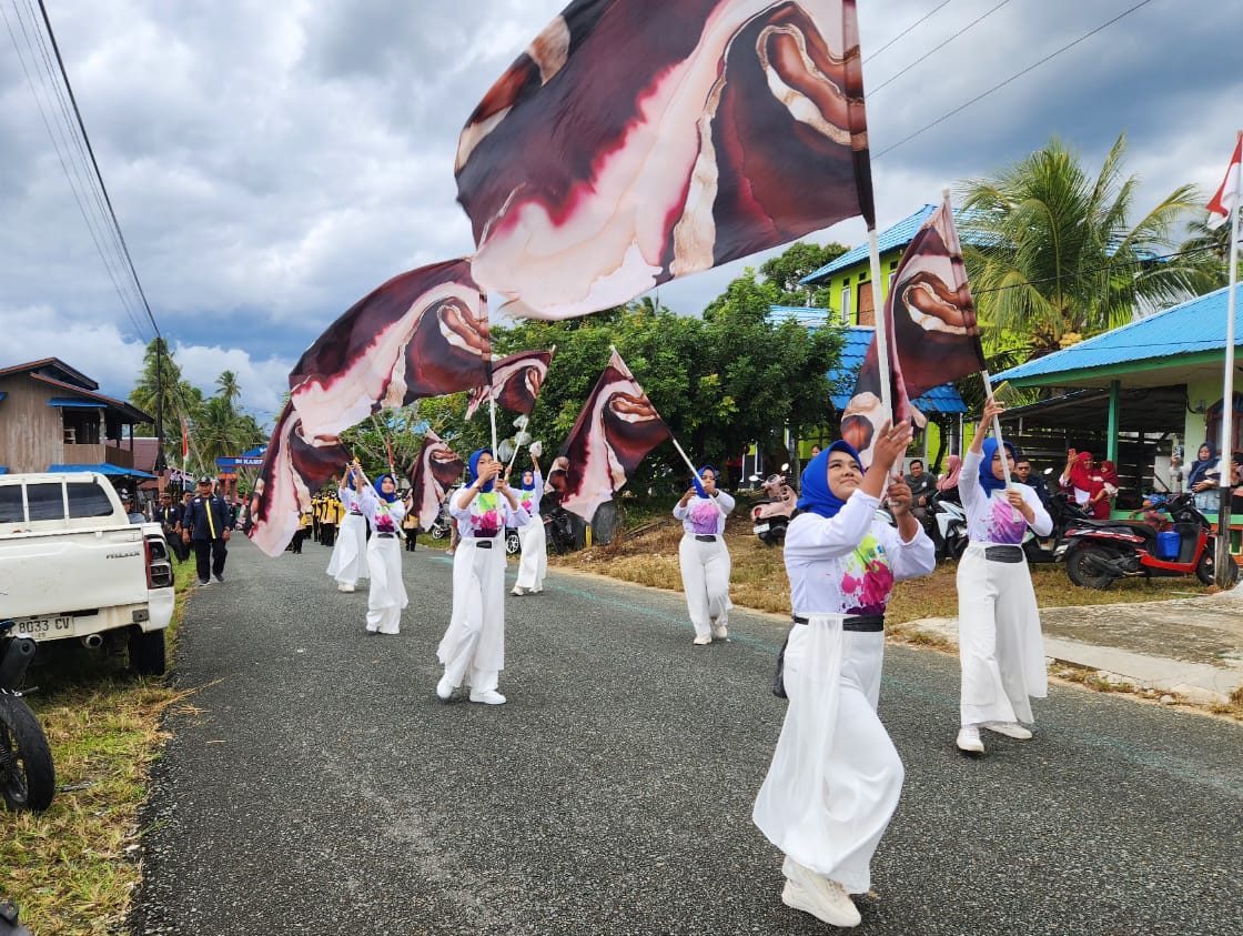 Atlet Drumband Berau Curi Perhatian di Biduk-Biduk, Panaskan Semangat Jelang Pra Porprov