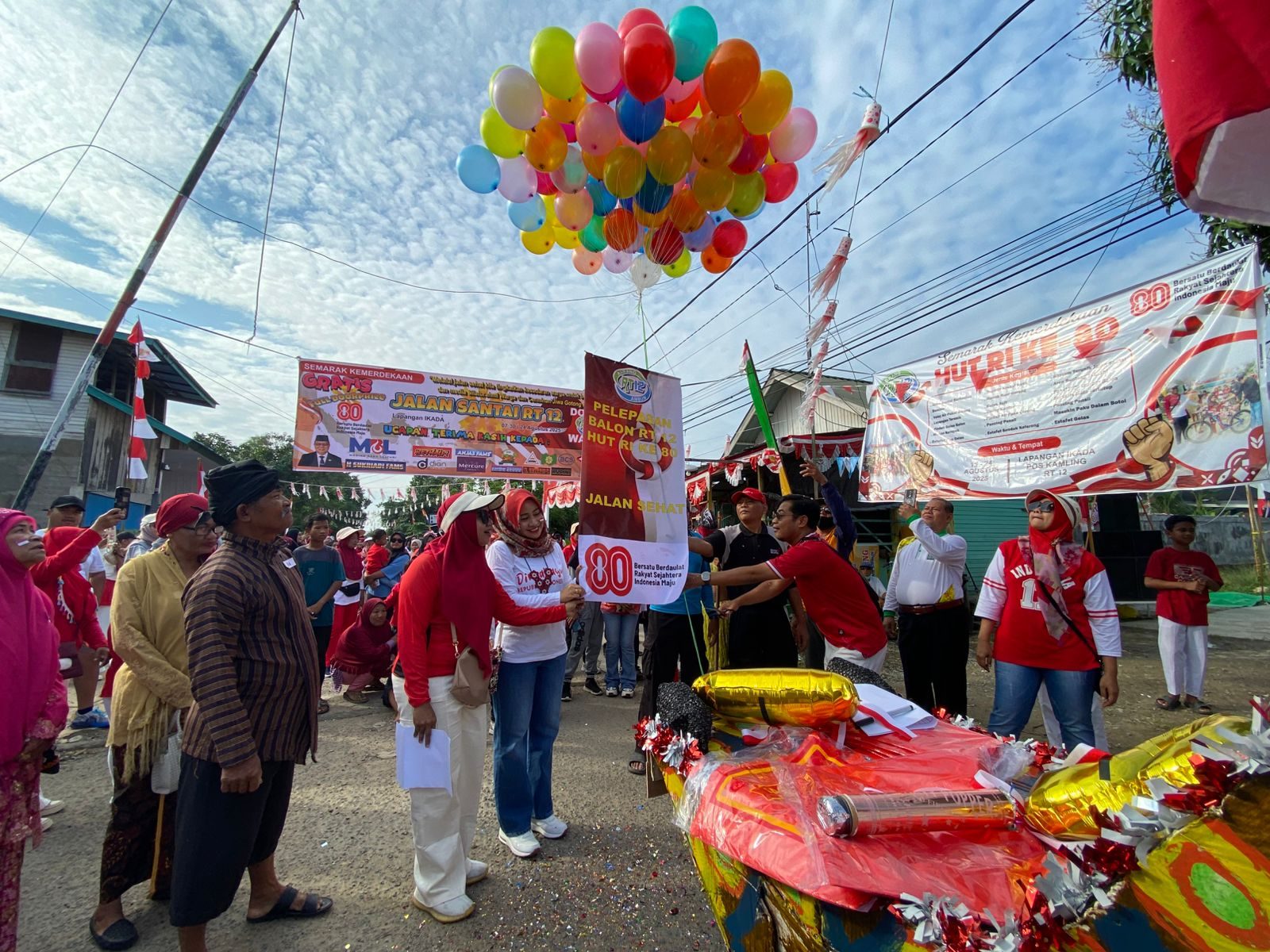 Meriahnya Hari Kemerdekaan di RT 12 Karang Ambun, Jalan Santai hingga Lomba Viral