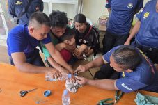 Lagi-lagi Damkar Jadi Pahlawan Warga, Lepaskan Jari Bocah Nyangkut di Grandel Jendela