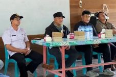 Warga Tumbit Dayak Keluhkan Listrik Belum Masuk Kampung, Gamalis Ajak PLN Tinjau Langsung, Minta Dibangunkan SUTM