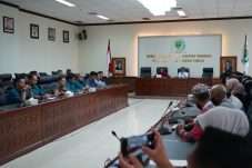 Selesaikan Sengketa Lahan, Komisi I DPRD Pertemukan PT MHU dan Warga