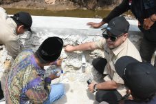 Jalan Hancur di Marangkayu, Akhmed Reza: Ada Dugaan Penggunaan Air Laut!