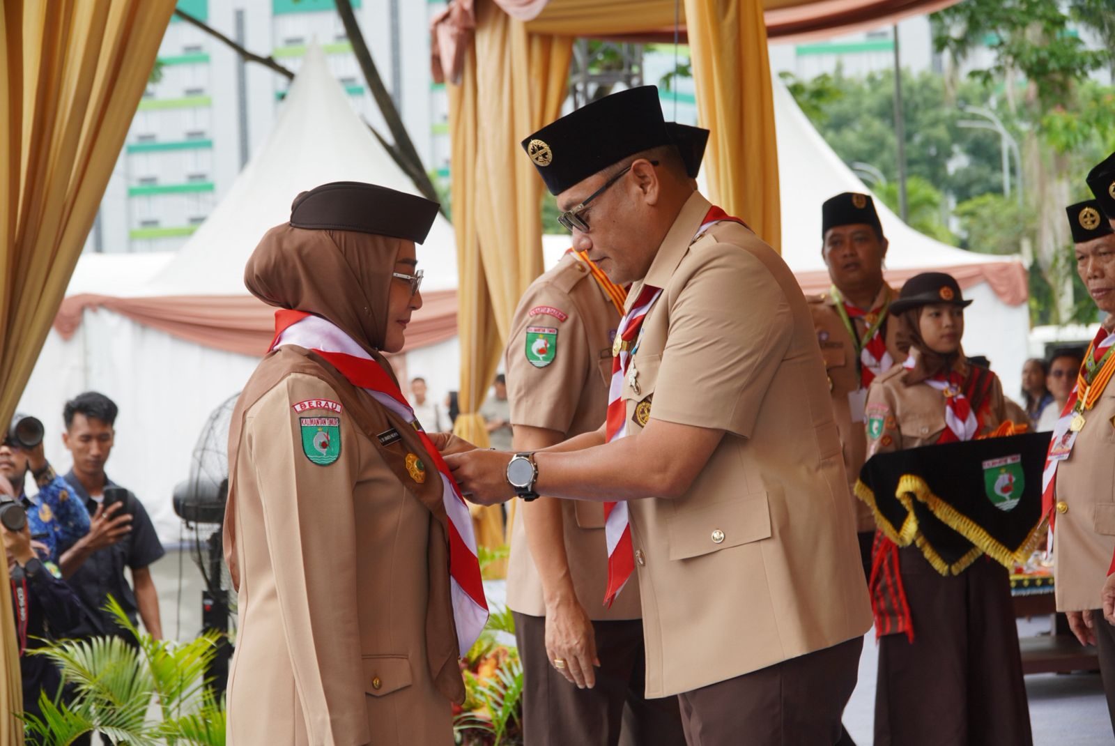 Momen Hari Pramuka ke-64, Sri Juniarsih Terima Lencana Pancawarsa II 