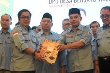 Ketua DPRD Kaltim Pimpin Organisasi Desa Bersatu, Siap Dukung Pembangunan Daerah