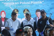 DPRD Kaltim Tunjukkan Kepedulian Lingkungan dalam Aksi Bersih Sampah di Islamic Center