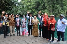 Kunjungi Labuan Cermin dan Pulau Kaniungan, DPRD Kaltim Tekankan Pentingnya Partisipasi Masyarakat Lokal