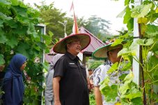 Bertemu Petani dan Nelayan di Kubar, Ekti Imanuel Tegaskan Komitmen Dukung Sektor Pertanian