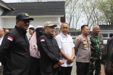 Hadiri Penyerahan Program, Hasanuddin Mas’ud Sebut Gratispol dan Jospol Bantuan Nyata untuk Rakyat