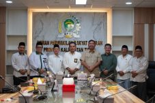 Rapat Koordinasi DPRD dan BAZNAS, Darlis Pattolongi Ungkap Potensi Zakat Kaltim
