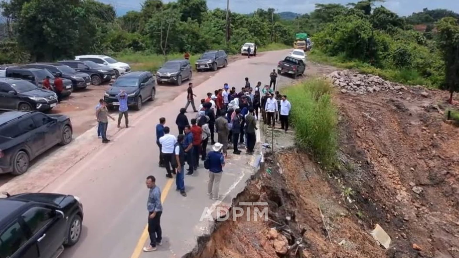 Jalan Sangatta-Bengalon Rusak Parah, Gubernur Ancam Setop Tambang KPC